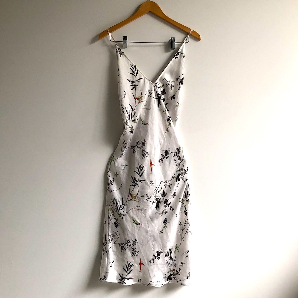 Chelsea28, white bird print long satin chemise, size S